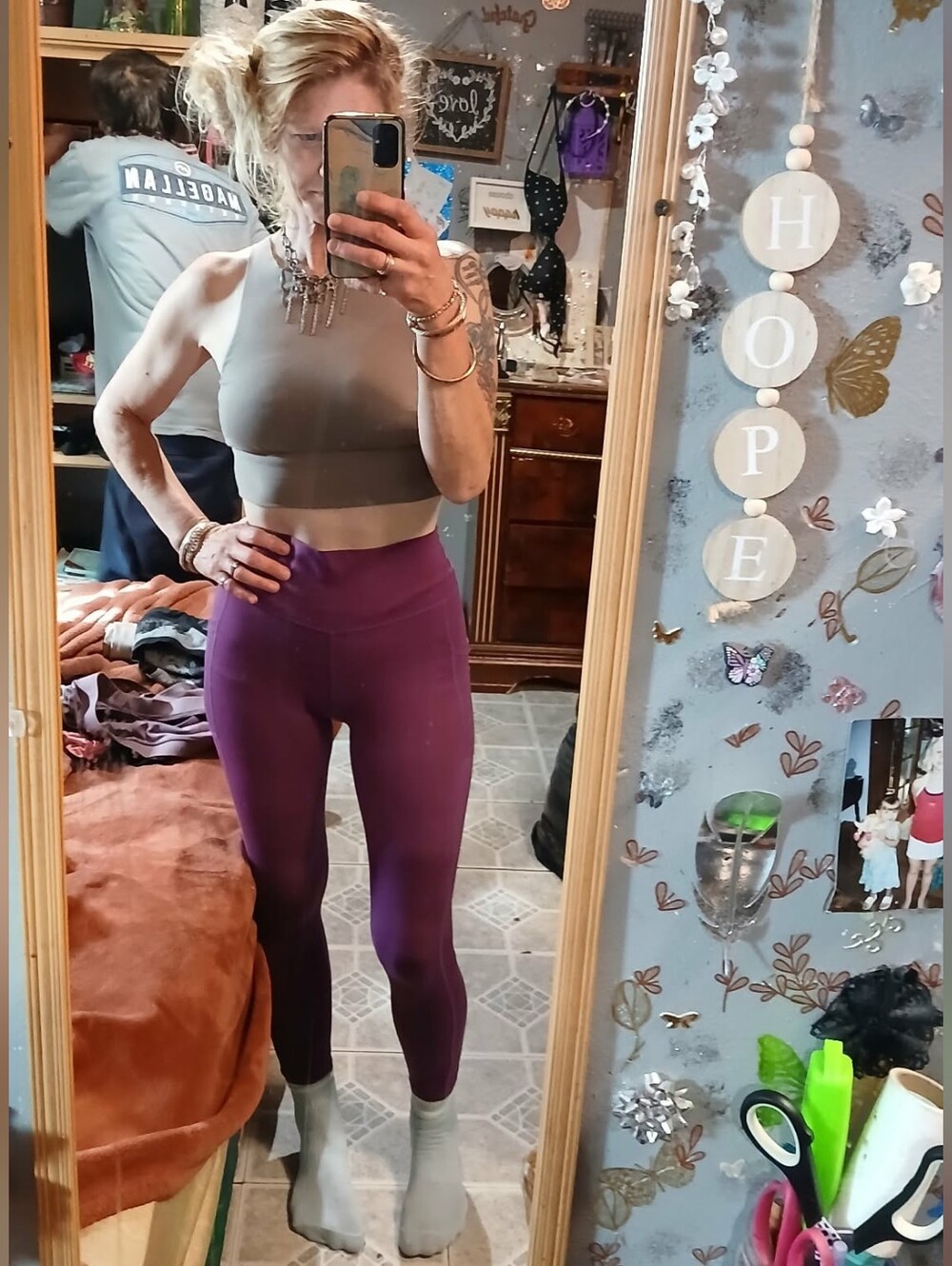 🎈All In Motion🎈BUY 1 GET 1 FREE🎈Cut Out Back Crop Top Sz M